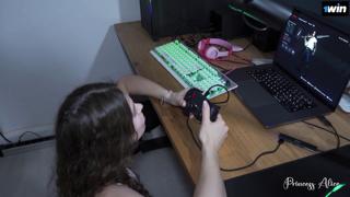 Tiny Princess👸 Alice gets brutalized by her gamer dude during online stream, 'luck' sucks