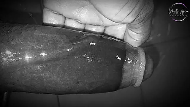 Hot guy jerks massive black cock🌭 while moaning loudly