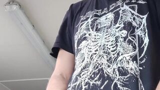 Quick jerking at work