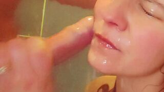 Sous la douche, finition facial
