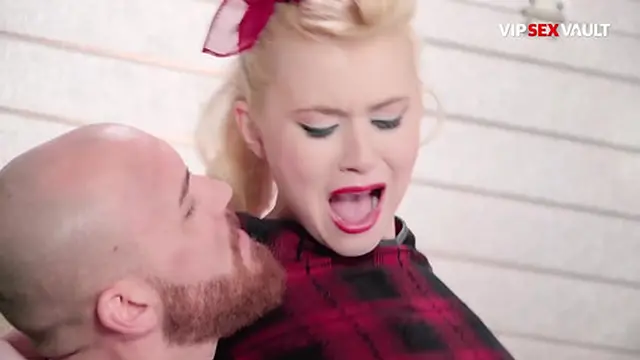 Polish Babe Gets Railed By Her Biker BF - VIP SEX VAULT