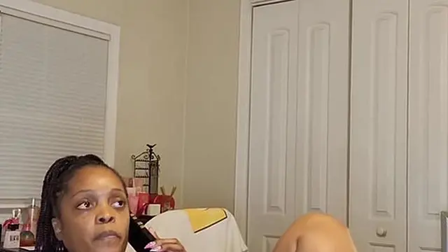 Phone Orgasm (Leg Shaking) (Sunny Leone)