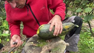 Ich ficke meine riesige Halloween-Zucchini und komme darauf