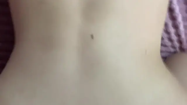 Scopo la mia ragazza sul divano ! Con sborrata in bocca (Amatoriale)