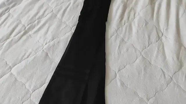 I played and ruined girlfriend′s new pantyhose/tights