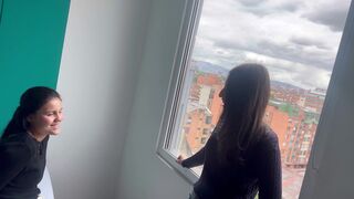 A mi compañera le gusta follar en público #1