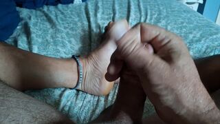 Jerking off before I start my day 