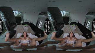 Raunchy White Dude Gets Squeezed by Insatiable Jiggly Asian Cutie