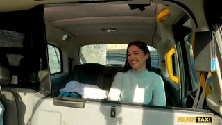 Fake taxi ex-con craves a massive dick🍆