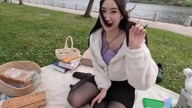 POV Seducing the Powerful Goddess Li Er